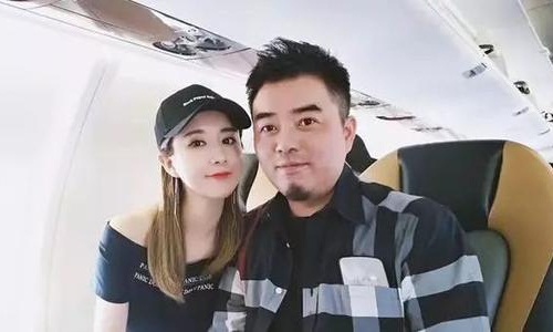 薇娅老公丁海峰身价如何两人怎么认识的(薇娅老公丁海峰旗下艺人有哪些)