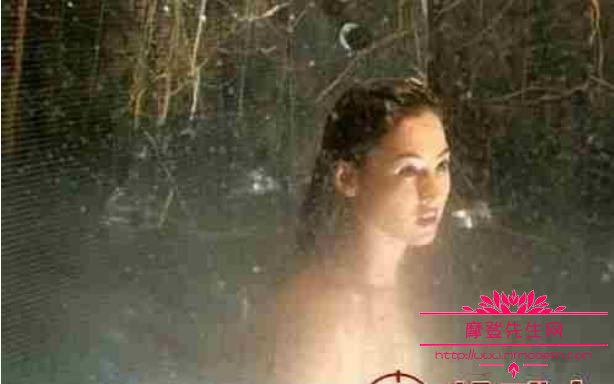 张柏芝和真田广之激情戏剧照 张柏芝和真田广之激情戏剧照