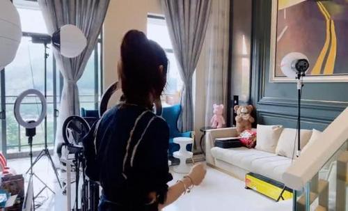 薇娅老公丁海峰身价如何两人怎么认识的(薇娅老公丁海峰旗下艺人有哪些)