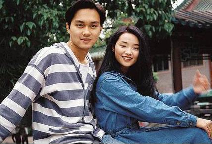 为什么说许秋怡被张智霖毁了？许秋怡老公是