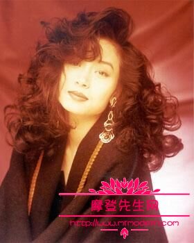 邝(kuang)美云瘫痪了吗为什么坐轮椅