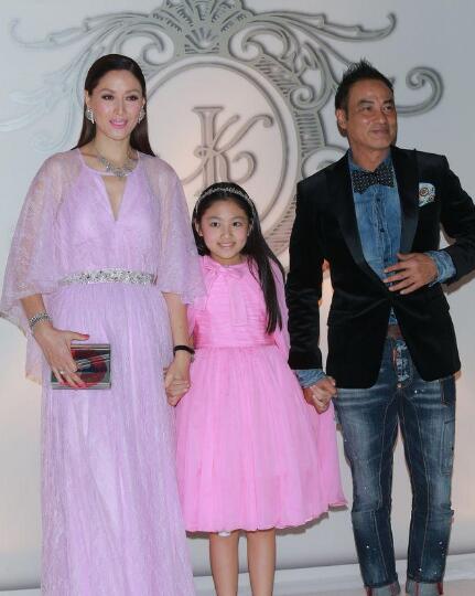 任达华女儿任晴佳近期照片(任达华的女儿身高)