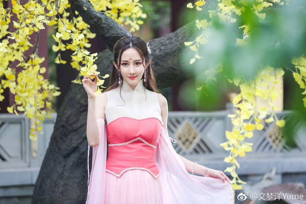 文梦洋耍大牌发脾气是怎么回事