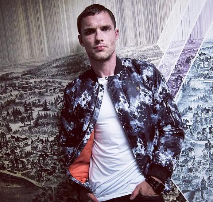 艾德·斯克林和基努里维斯相处过吗