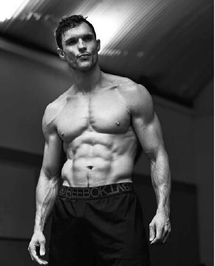 艾德·斯克林和基努里维斯相处过吗