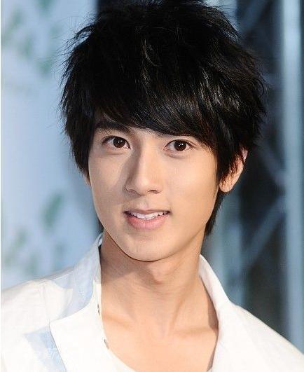 篮球火吴尊发型怎么留？篮球火是吴尊颜值巅(篮球火吴尊图片)