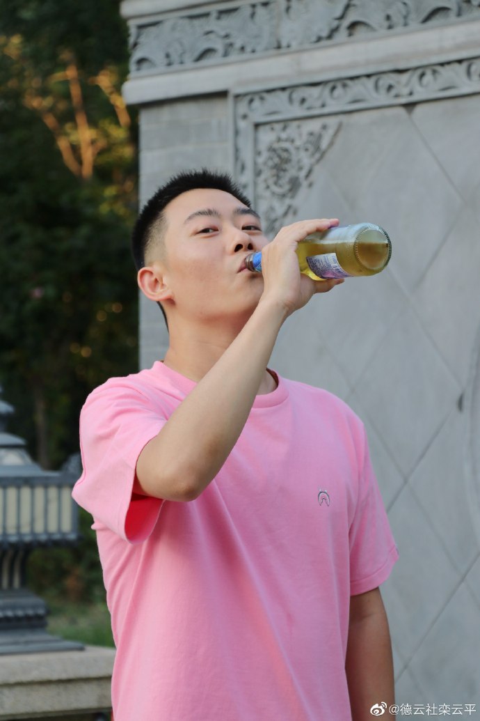 栾云平为什么叫栾精灵、栾怂怂