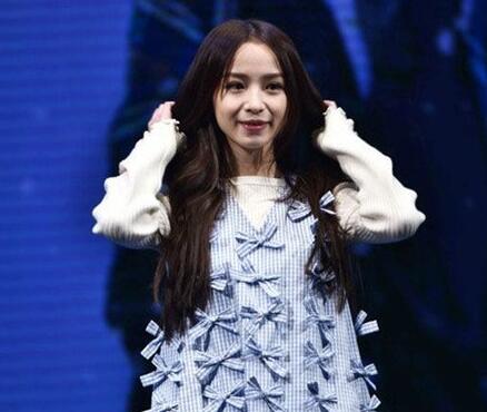 周二珂是王思聪的女友吗？周二珂在熊猫的房