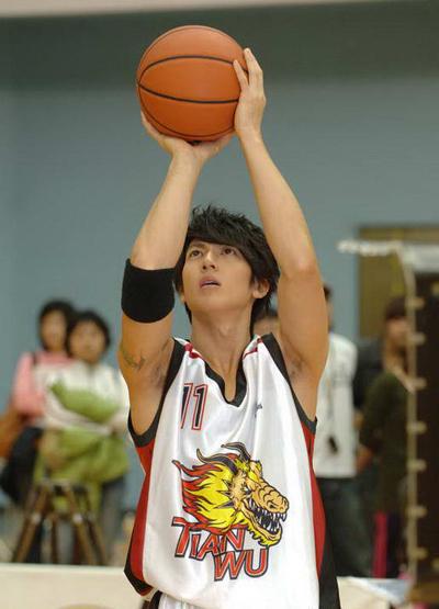 篮球火吴尊发型怎么留？篮球火是吴尊颜值巅(篮球火吴尊图片)