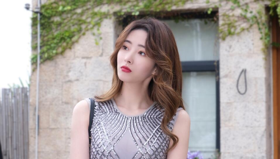 胡丹丹年龄多大了(胡丹丹几几年的)