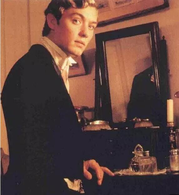 裘德洛为什么叫英伦玫瑰？裘德洛秃顶后植发