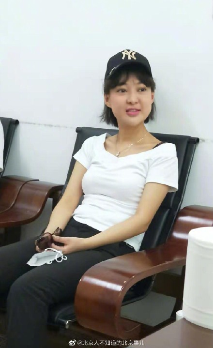 出狱后的郭美美照片来了(郭美美出狱后复出首秀)