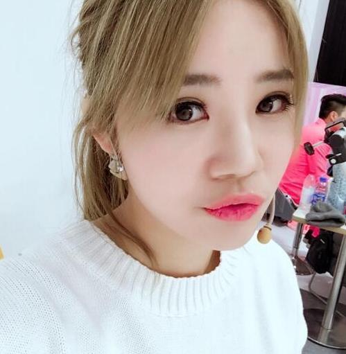 妃凌雪和菊花是什么关系？她跟大司马、小儿