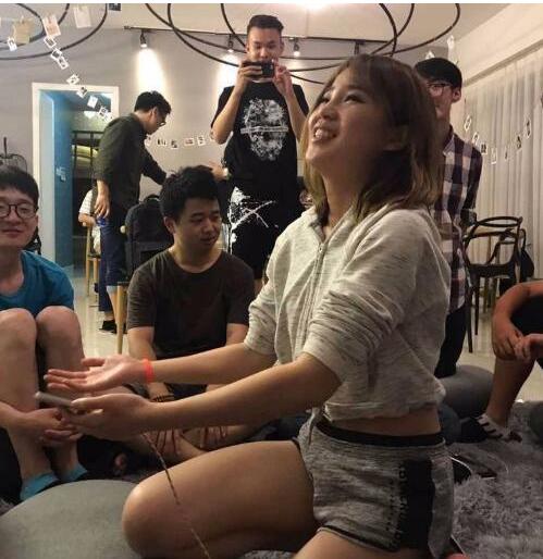 妃凌雪和菊花是什么关系？她跟大司马、小儿