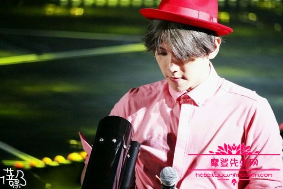 边伯贤为什么叫阿爸？边伯贤有没有整过容站(伯贤整容了吗)