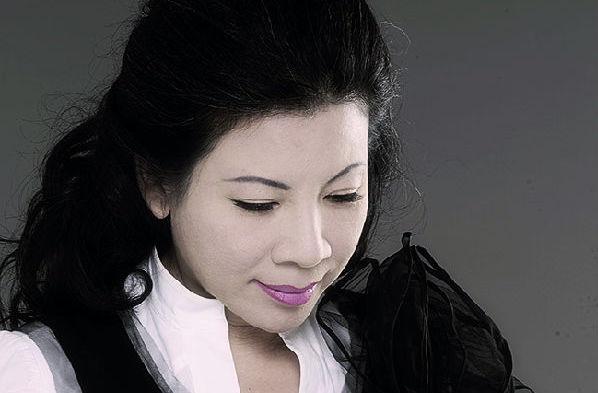 台湾陈文茜年轻时照片(陈文茜个人资料)