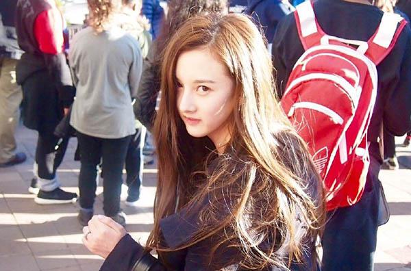 宋祖儿和王俊凯吻戏图