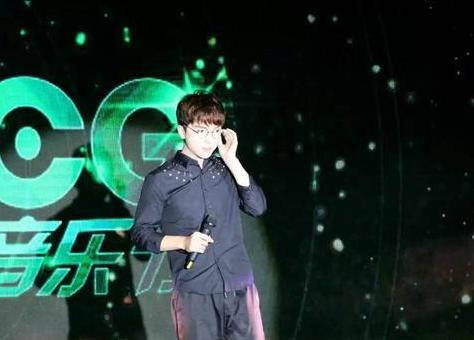 萧忆情为什么叫烧仙草、仙鹤?萧忆情伦桑事 萧忆情为什么叫烧仙草、仙鹤?萧忆情伦桑事