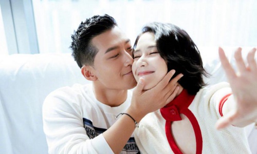 窦骁被曝与女友何超莲奉子成婚(窦骁的女朋友是何超莲吗)