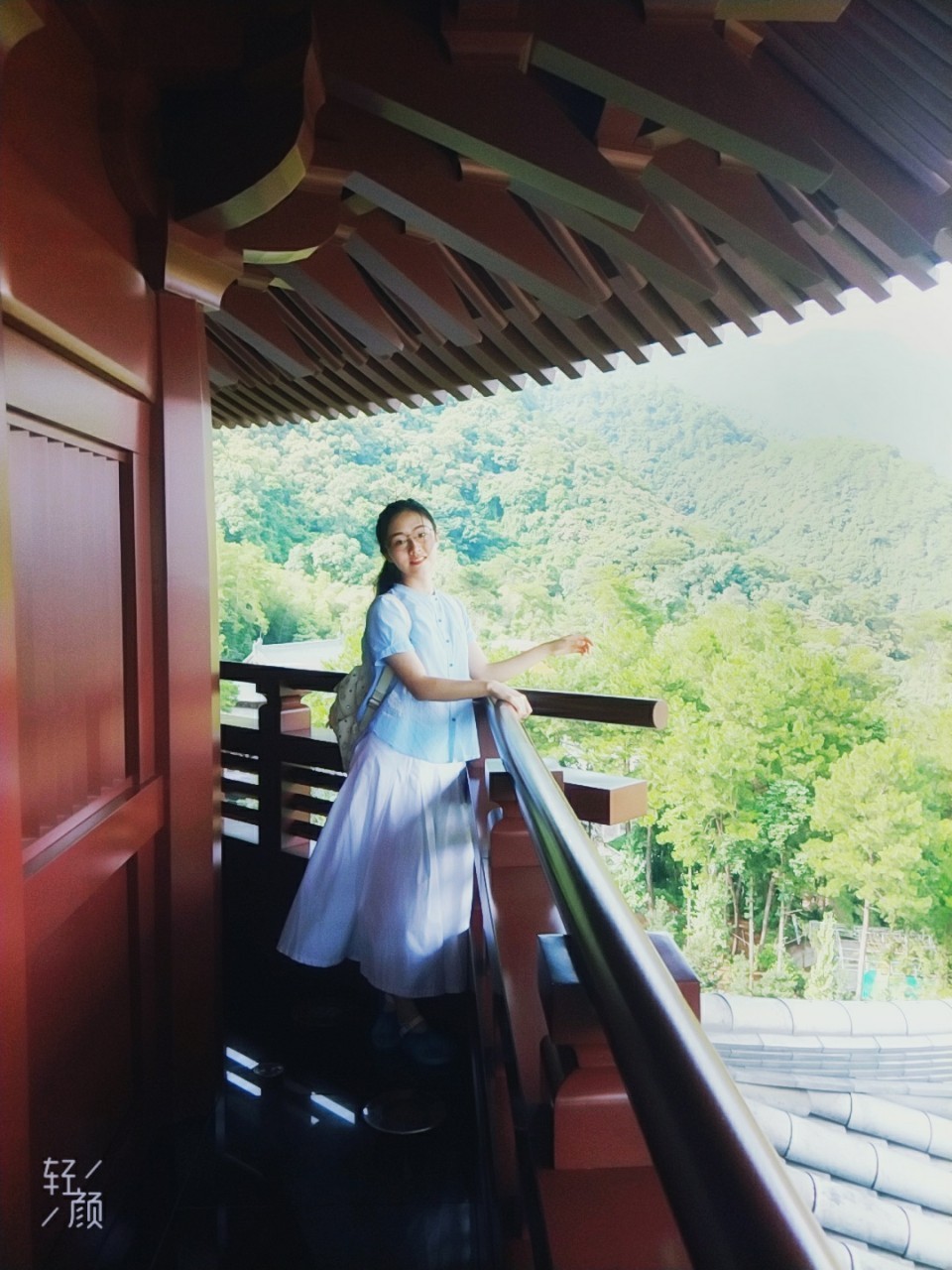 郭沁唱大鱼为什么坐着椅子上唱？唱大鱼的郭