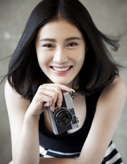 演过刘涛妈妈的80后演员吕晶晶和张译木照 演过刘涛妈妈的80后演员吕晶晶和张译木照