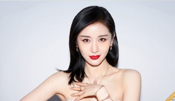 王子文变脸变样被疑整容撞脸舒畅秦岚(王子文撞脸很多明星)