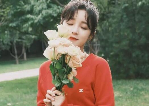 王嘉尔宋雨琦恋情疑似曝光(宋雨琦看王嘉尔的眼神)