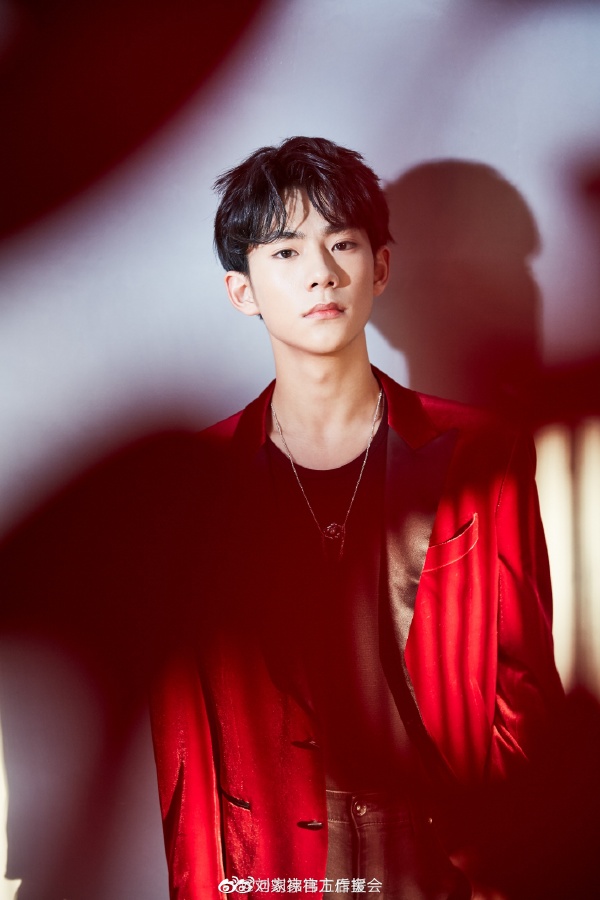 刘家祎和李庚希什么关系是情侣吗(刘家祎喜欢李庚希吗)