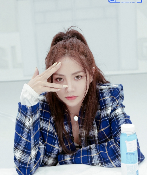 谢可寅和黄梦莹长的好像对比图(谢可寅长得好像黄梦莹)