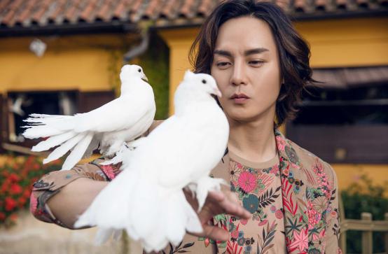 尹正和张蓝心恋情曝光(尹一和尹正是什么关系)