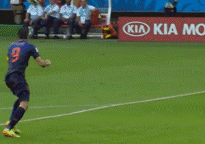 范佩西鱼跃冲顶是哪场比赛(2014年世界杯范佩西鱼跃冲顶)