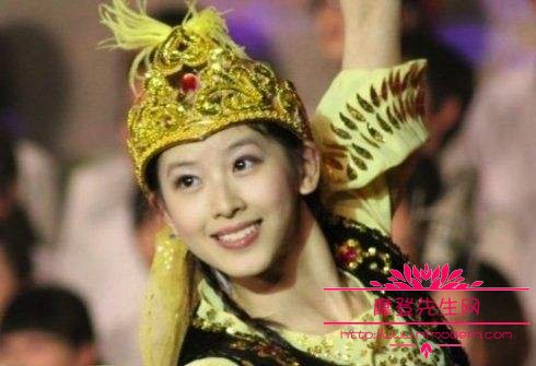 陈都灵和章泽天长相对比图片？章泽天女儿的(章泽天陈都灵素颜照片)