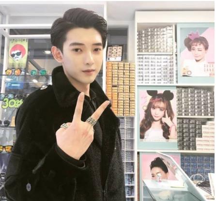 林珊珊王思聪谈过恋爱吗？林珊珊和男友大白