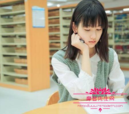 陈都灵和章泽天长相对比图片？章泽天女儿的(章泽天陈都灵素颜照片)