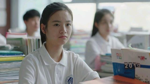 李庚希不是97年的吗怎么变2000了(李庚希00还是97) 李庚希不是97年的吗怎么变2000了(李庚希00还是97)