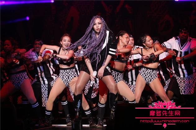 张惠妹现任男友姚小健照片(张惠妹老公是谁)