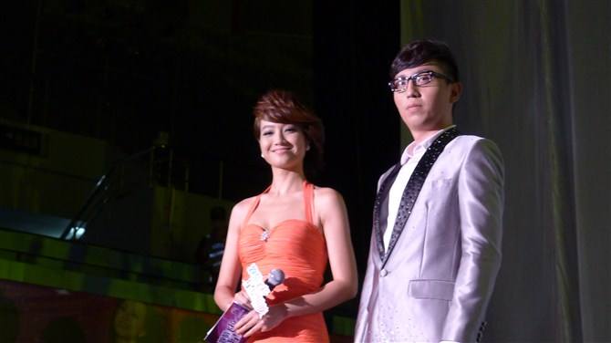 华少和朱丹现场翻脸摔话筒视频(华少跟朱丹吵架)