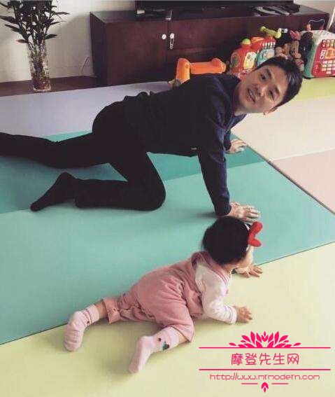 陈都灵和章泽天长相对比图片？章泽天女儿的(章泽天陈都灵素颜照片)