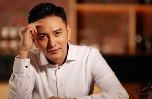 王仁君冯绍峰对比照神似整容了吗(冯绍峰王仁君同剧撞脸) 王仁君冯绍峰对比照神似整容了吗(冯绍峰王仁君同剧撞脸)