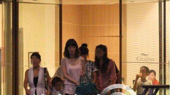 吴秀波演一个睡一个真的假的？2011年朱