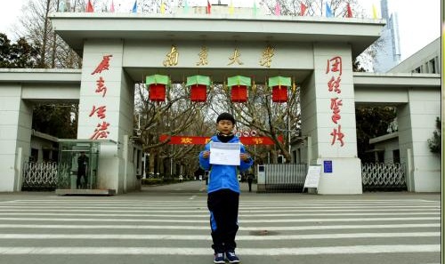 何宜德的事情都是真的吗(何宜德简介是真的吗)