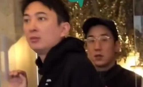 网友偶遇王思聪房祖名聚餐(王思聪与房祖名)