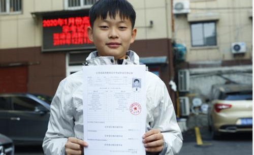 何宜德的事情都是真的吗(何宜德简介是真的吗)