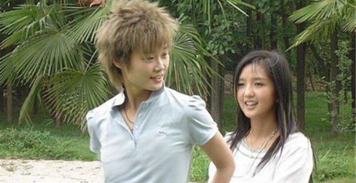 李宇春和何洁是恋人吗?何洁李宇春为什么现(何洁和李宇春是同学吗)