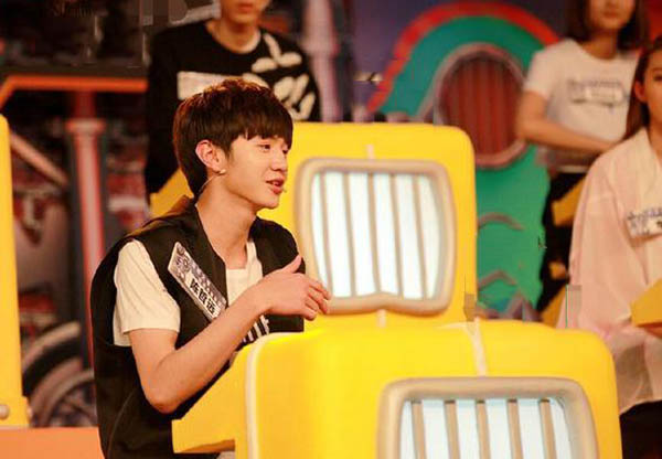 陈哲远双眼皮是真的还是割的?陈哲远上快乐 陈哲远双眼皮是真的还是割的?陈哲远上快乐