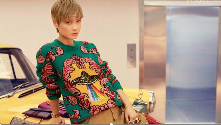 李宇春和何洁是恋人吗？何洁李宇春为什么现(何洁和李宇春是同学吗)