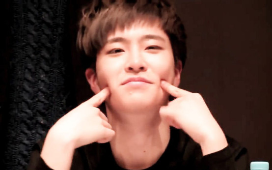 崔荣宰为什么叫小七?崔荣宰的手有什么问题 崔荣宰为什么叫小七?崔荣宰的手有什么问题