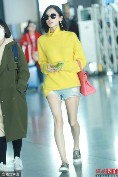 娜扎不惧严寒秀美腿图片