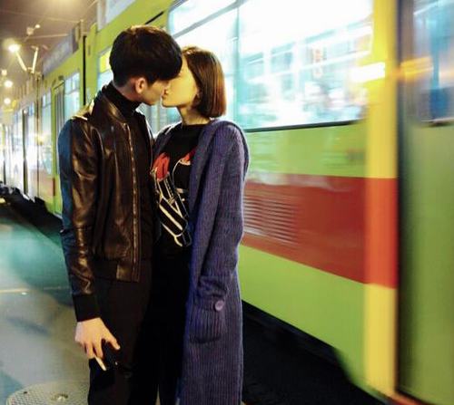 娜扎不惧严寒秀美腿图片