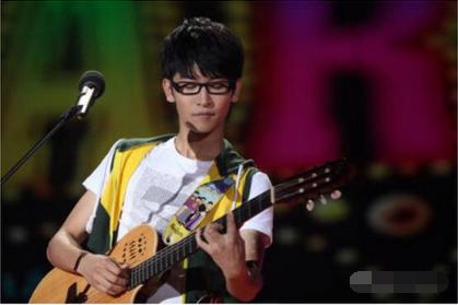 谭杰希谭佑铭整容前后对比图(谭杰希以前照片)